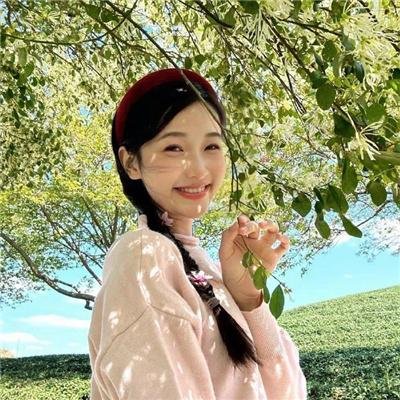 当红小花又出大瓜：新恋情浮出水面，粉丝集体脱粉，整整一周